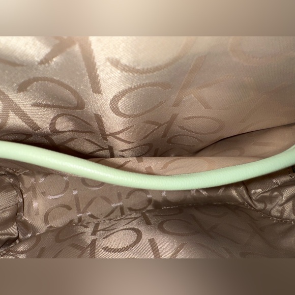 Calvin Klein Lucy Triple Compartment Shoulder Bag/crossbody bag - Picture 16 of 16